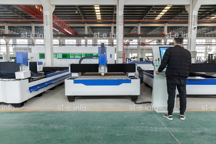 ЛАЗЕРНЫЙ СТАНОК ДЛЯ РЕЗКИ МЕТАЛЛА ST-6020R (6000*2000мм) 1,5kWt RAYCUS - st-e.info - Самара